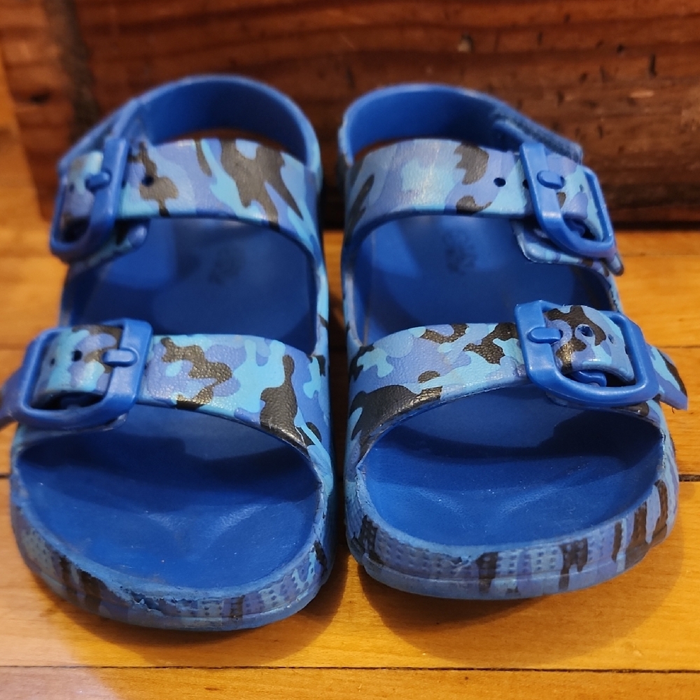 Toddler Boy Blue Camo Sandals Velcro 7/8 Lily & Dan